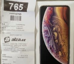 Iphone xs v zaruce z alza.cz