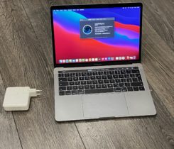 Apple MacBook Pro s TB i5 8GB RAM 256GB