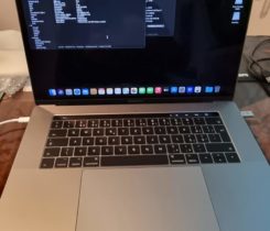 Prodám MacBook Pro 2017 i7 16gb 256gb