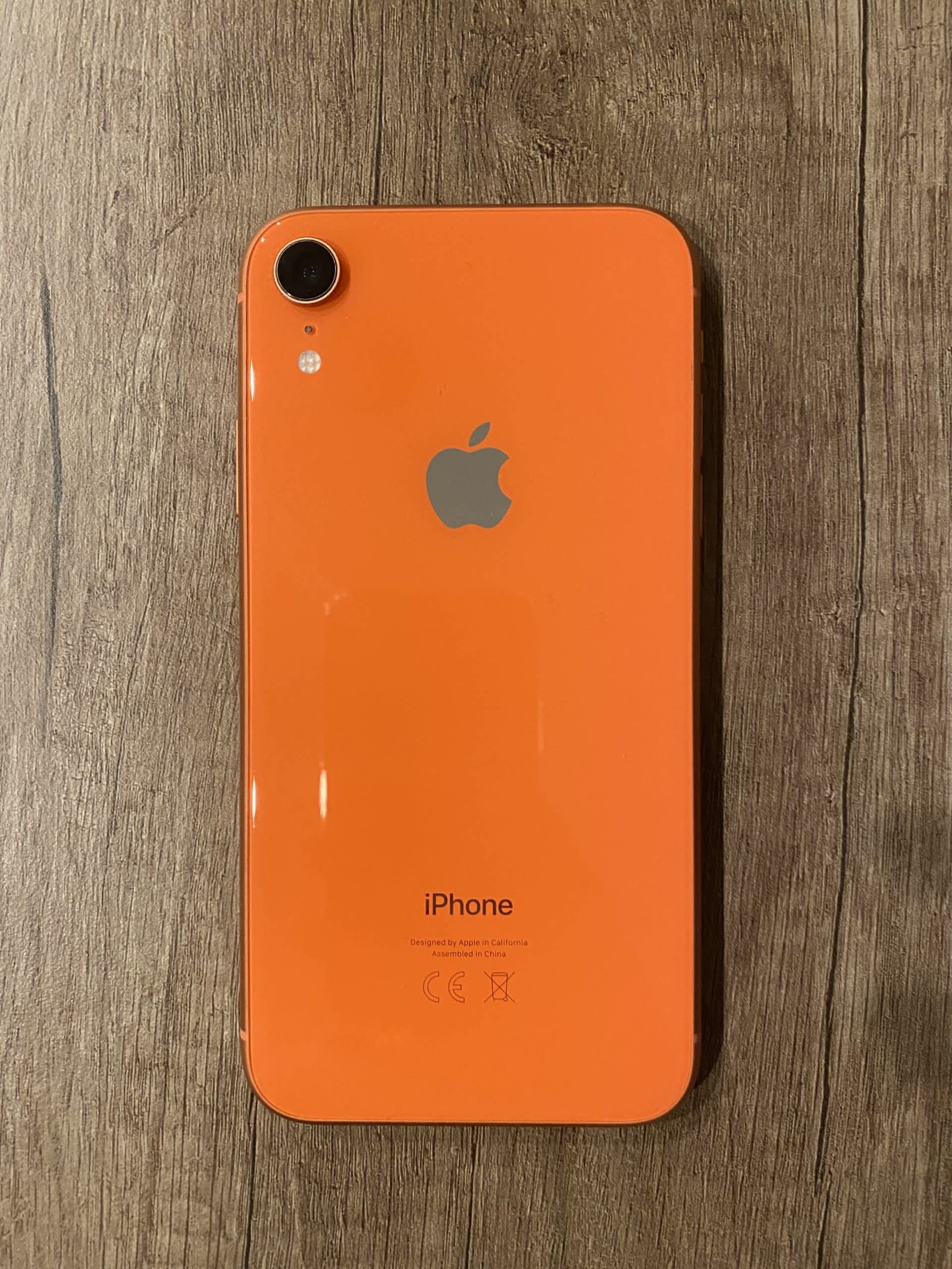 iPhone XR 64GB コーラルレッド - Apple バザール iPhone XR 64GB コーラルレッド - Apple バザール