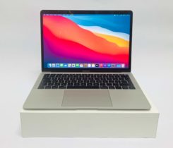 MacBook Air 13,2019, 128GB ZARUKA