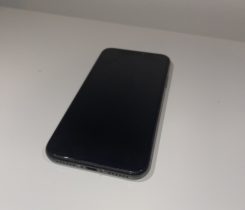 Apple iPhone X 256GB vesmírně šedý