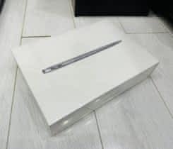 Apple MacBook Air 13 M1 sítnice 8 GB RAM