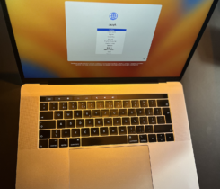 MacBook Pro 15" Retina Touch Bar i7 2.6G
