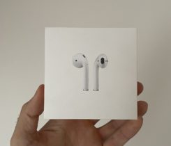 Sluchátka Apple AirPods