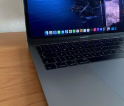 Prodám MacBookPro 2017 (zakoupený 2019)