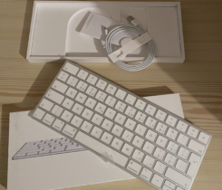 Apple Magic Keyboard CZ (MLA22CZ/A)