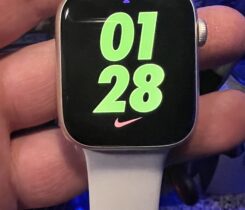 Prodám Apple Watch  7 plus  6 pásků