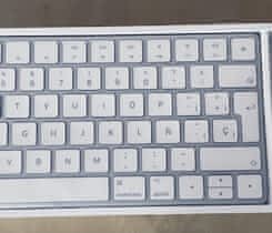 Prodám Apple Magic Keyboard-Španělština