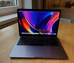  Apple MacBook Pro Retina 