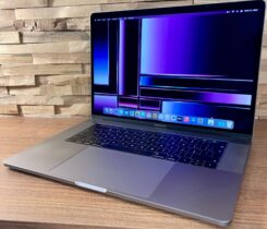 MacBook Pro 15,i9,2018,16GB,512GB SSD