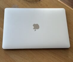 MacBook Pro i7 512 GB SSD, 16 RAM, 2018