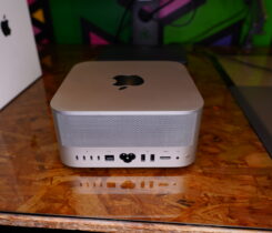 Mac Studio M2 ULTRA + Magic Keyboard