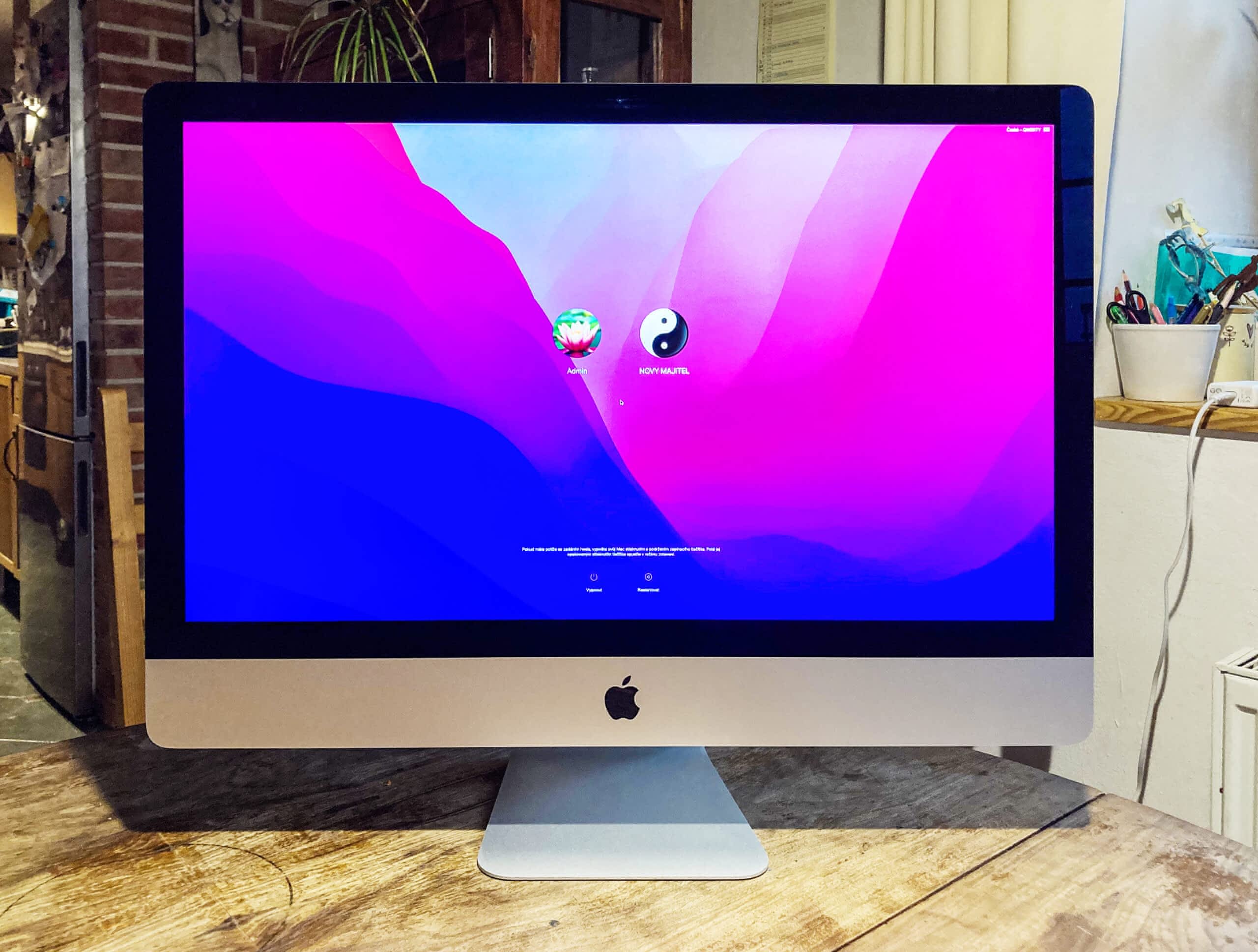 Apple iMac (Retina 5K, 27-inch, Late 2015) Apple iMac (Retina 5K 