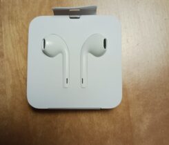 APPLE EARPODS S KONEKTOREM LIGHTNING