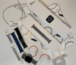 Apple Watch SE 2022 – tmavý hliník 44mm