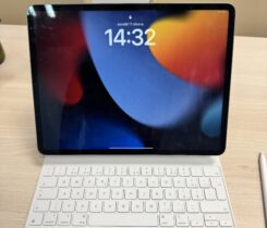 iPad pro 12,9 (2021) s příslušenstvím