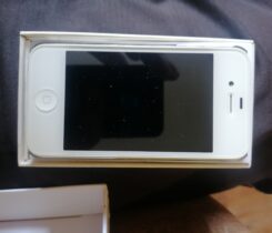 iPhone 4 s komplet přísluš. nepoužité