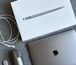 MacBook Air m1 98% battery 30 cycles