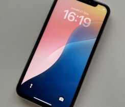 iPhone 11 128 GB – Perfektní stav