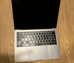 MacBook Pro 13" (2017) 8GB/128GB SSD, Ve