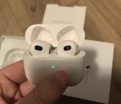 AirPods generace 3
