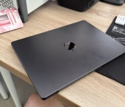 Macbook pro M5 24gb ram ssd 1tr
