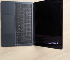 Prodám MacBook Air 13" M4 2025