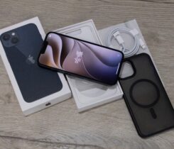 iPhone 13 128GB Midnight + příslušenství