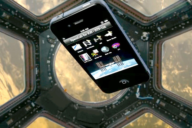 iphone-4-space-shuttle-station-spacelab-odyssey iphone-4-space-shuttle-station-spacelab-odyssey