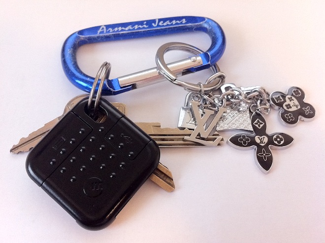 keychain with keys and charms Macally KeySync