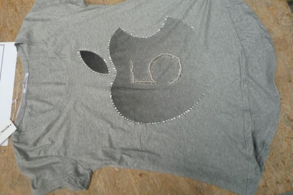 tričko s logem Apple