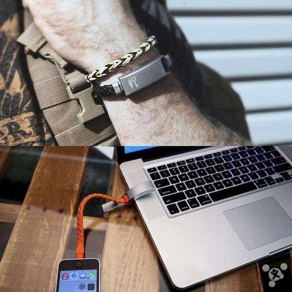 usb bracelet in use