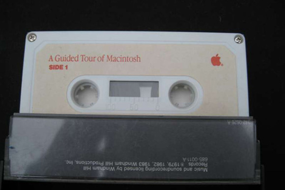 Macintosh_128K_unboxing