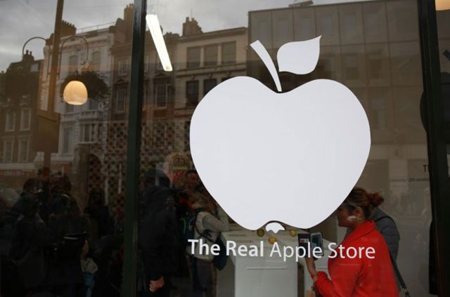 RealAppleStore1-640x423