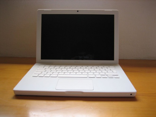 apples-first-macbook-hit-the-scene-in-2006-it-came-in-white-or-black-plastic-and-is-the-best-selling-macintosh-in-history