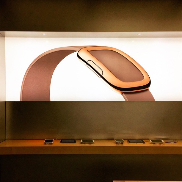 Apple Watch clasp banner