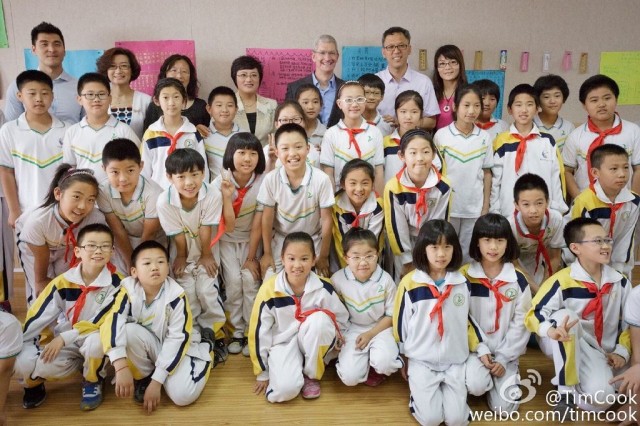 Tim Cook with childrens