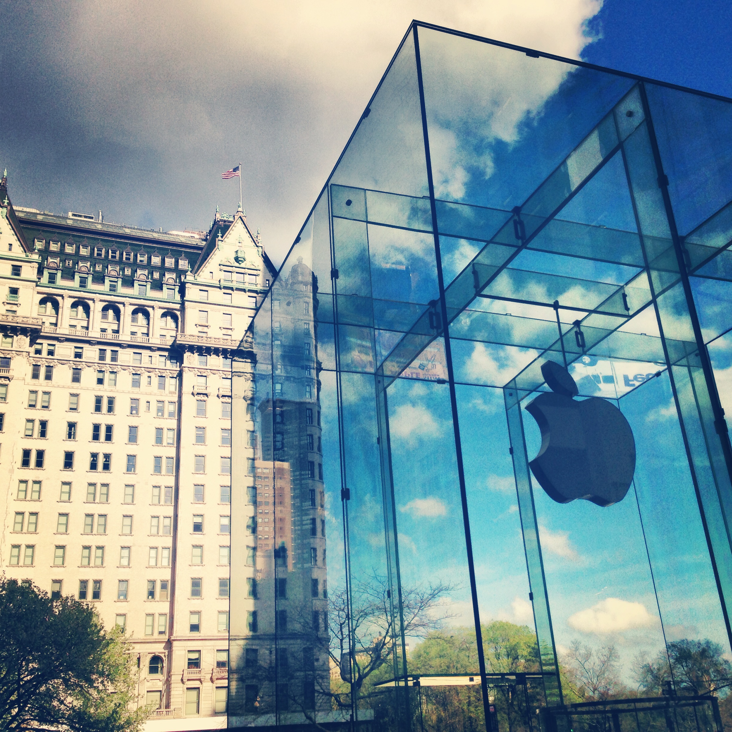 apple-store-entrance-fifth-5th-ave-avenue-christopher-penido