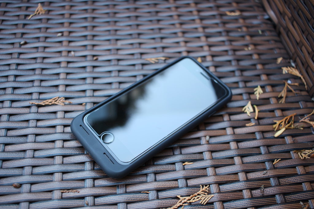 iphone screen on wicker