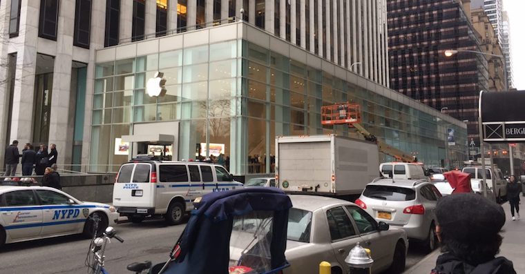 Apple-Store-FAO-Schwarz-FB Apple-Store-FAO-Schwarz-FB