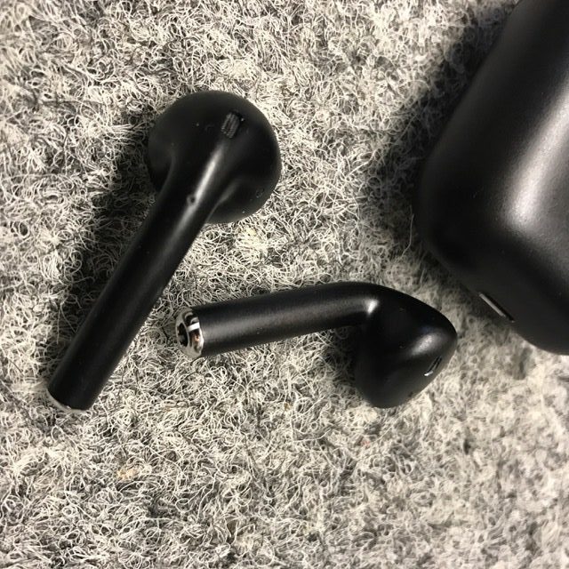 AirPod matte black 2