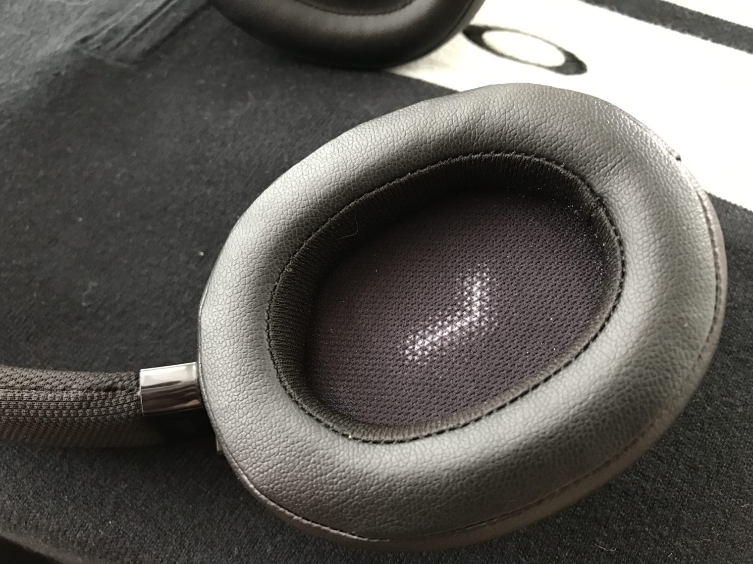 JBL E55BT (4)