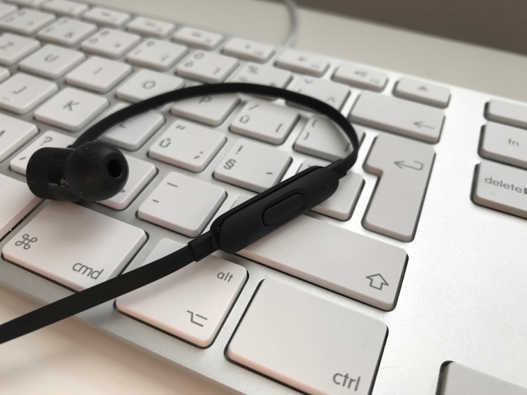 beats earbud controls