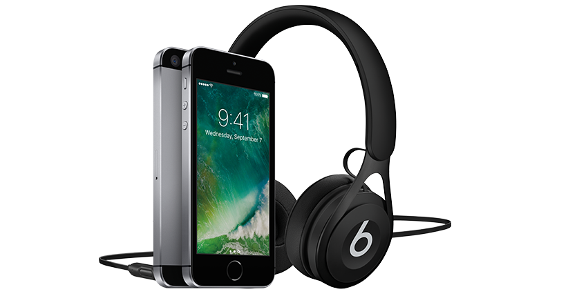 iphone with headphones