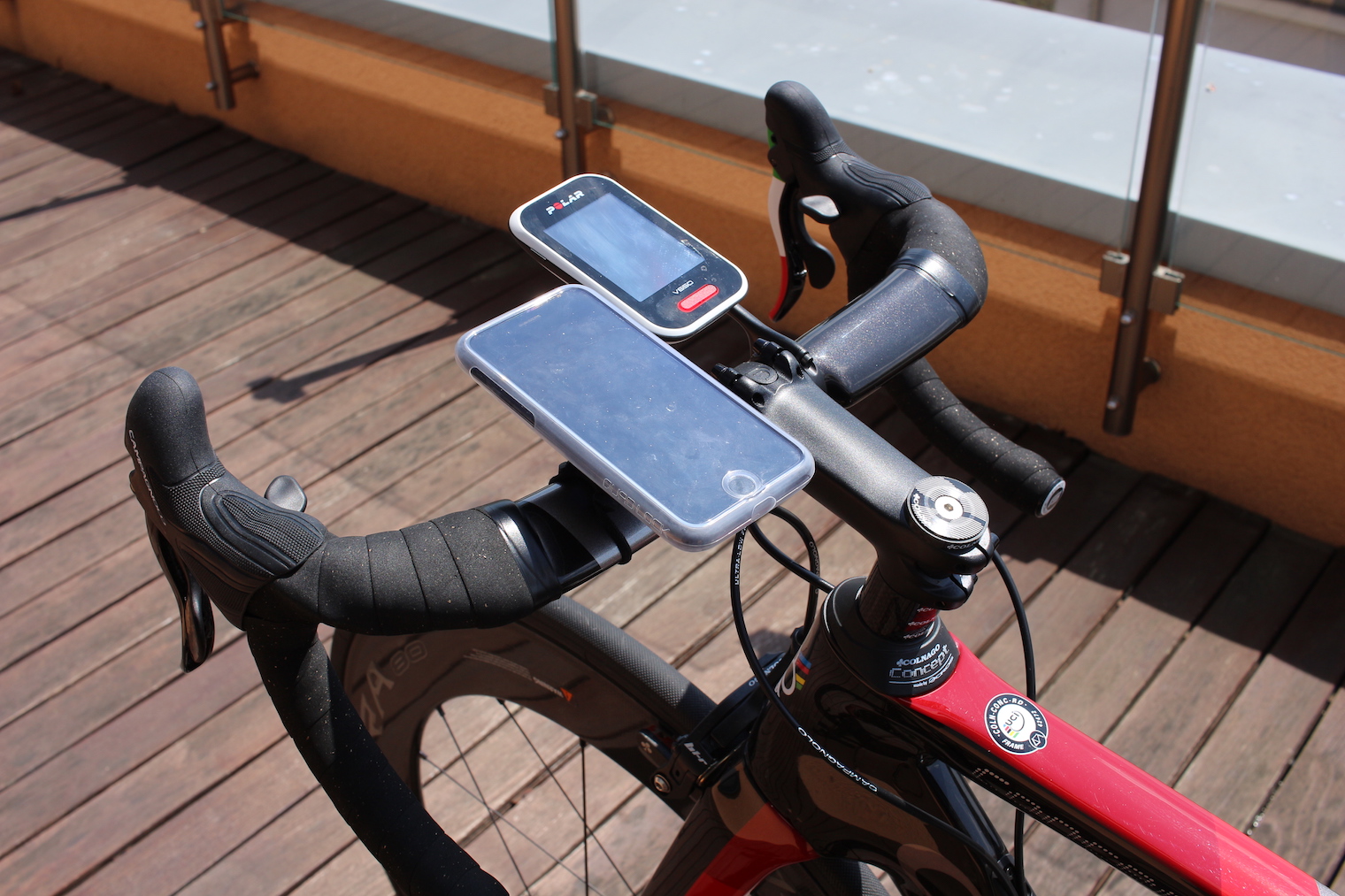 bike handlebar with smartphone