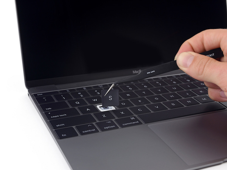 MacBook 2017 teardown 4 MacBook 2017 teardown 4
