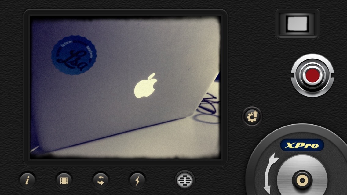 apple laptop noir effect