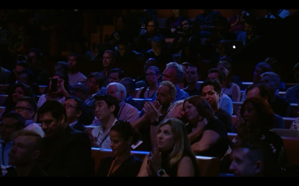 audience clapping event