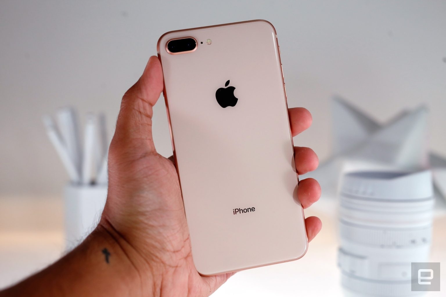 První recenze na iPhone 8 extrémní výkon a skvělý fotoaparát